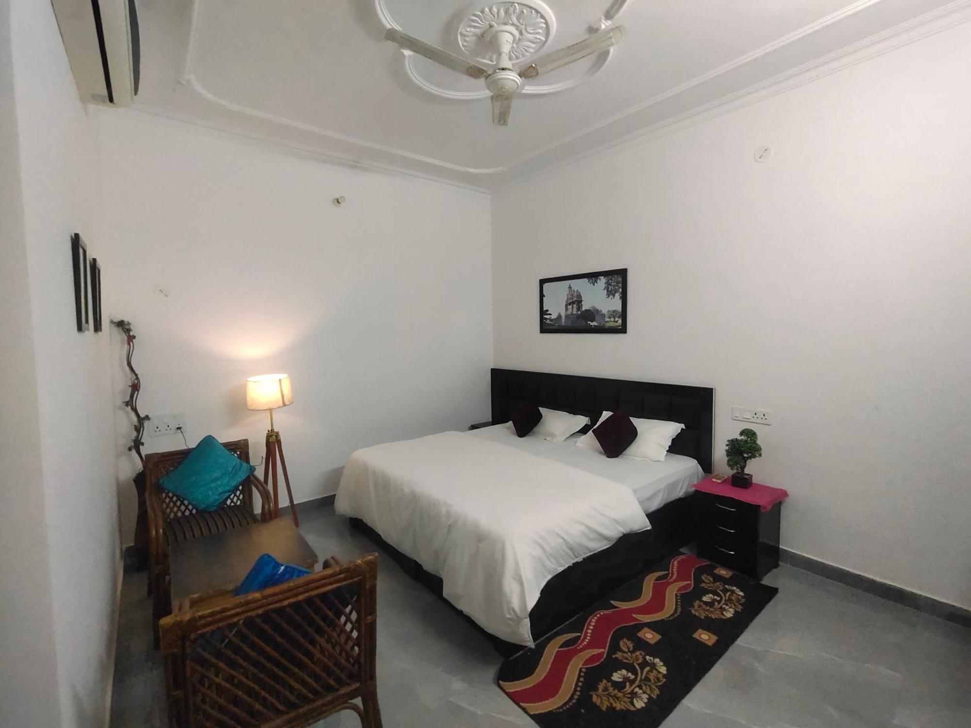 Khajuraho Glory Homestay Экстерьер фото