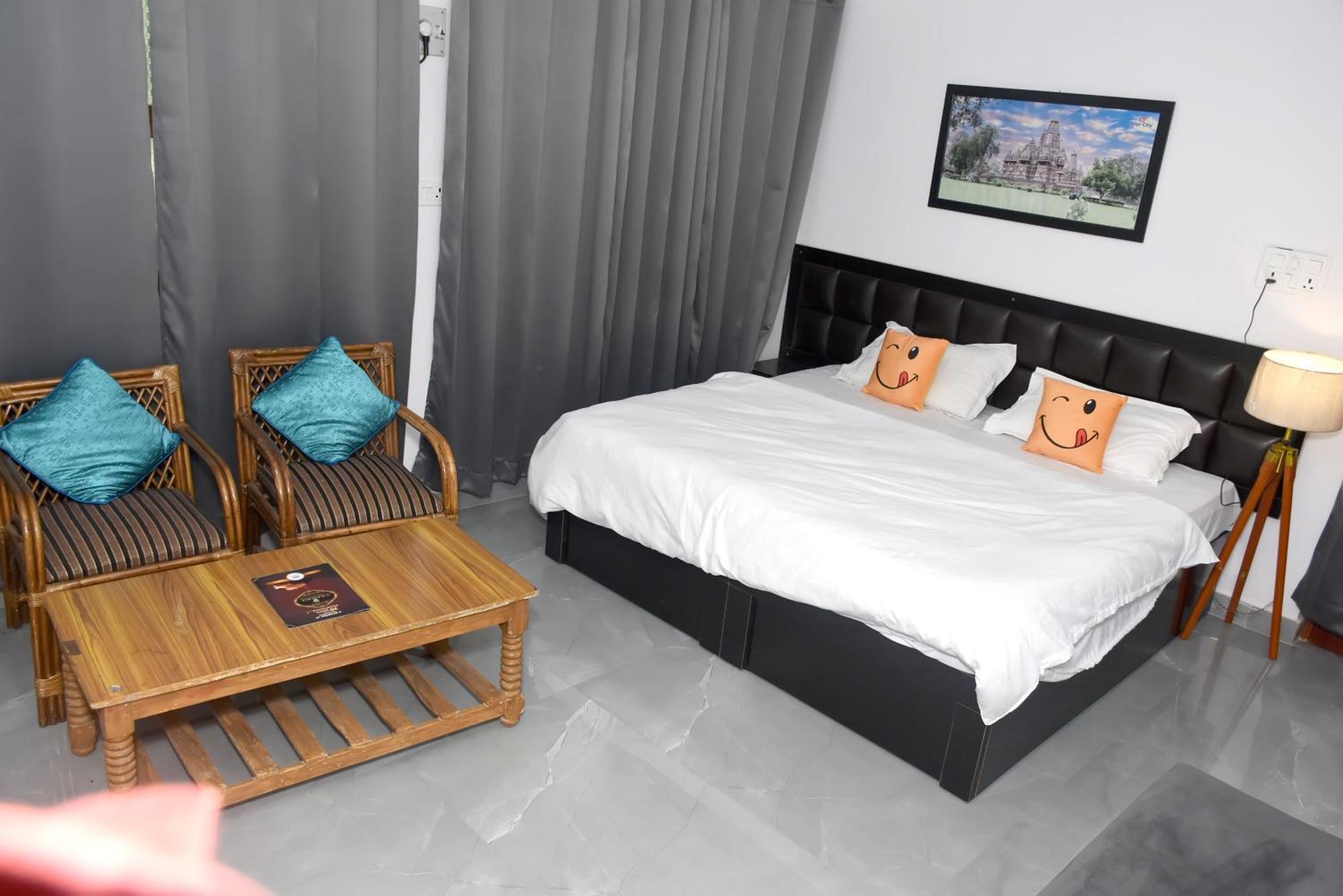 Khajuraho Glory Homestay Экстерьер фото
