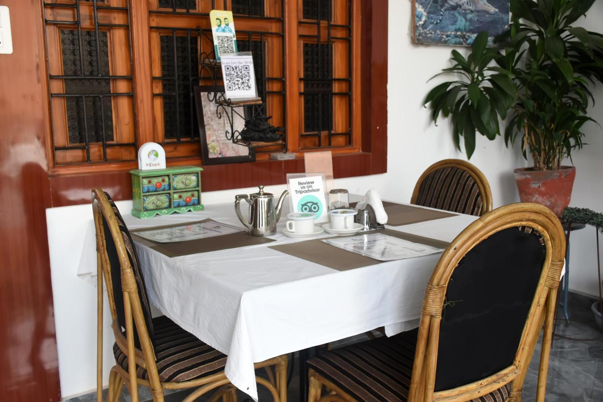 Khajuraho Glory Homestay Экстерьер фото