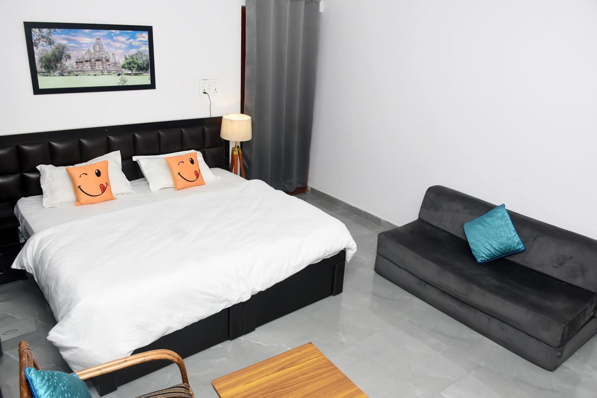 Khajuraho Glory Homestay Экстерьер фото