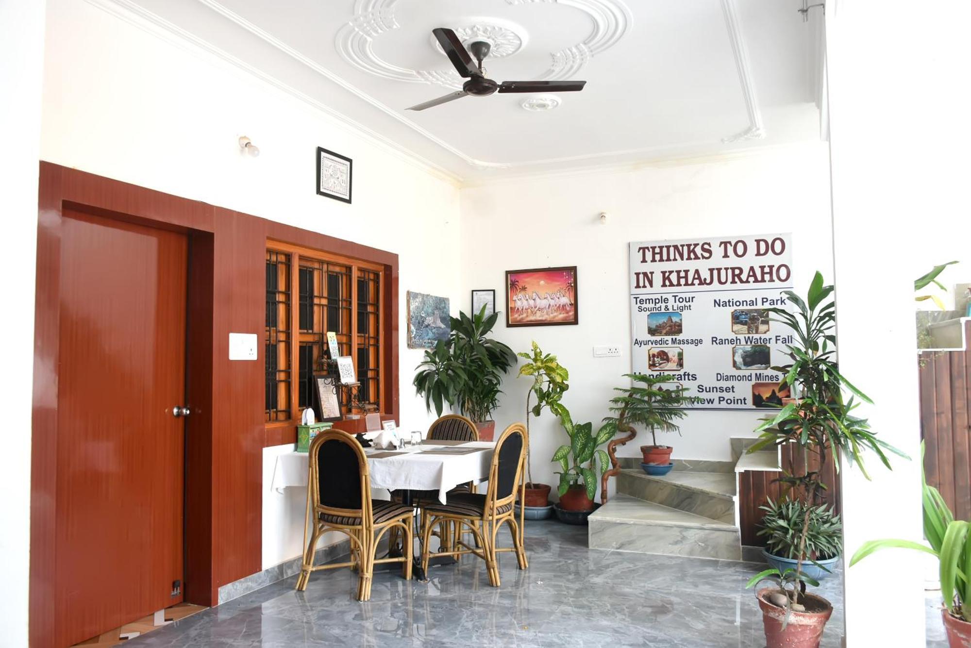 Khajuraho Glory Homestay Экстерьер фото