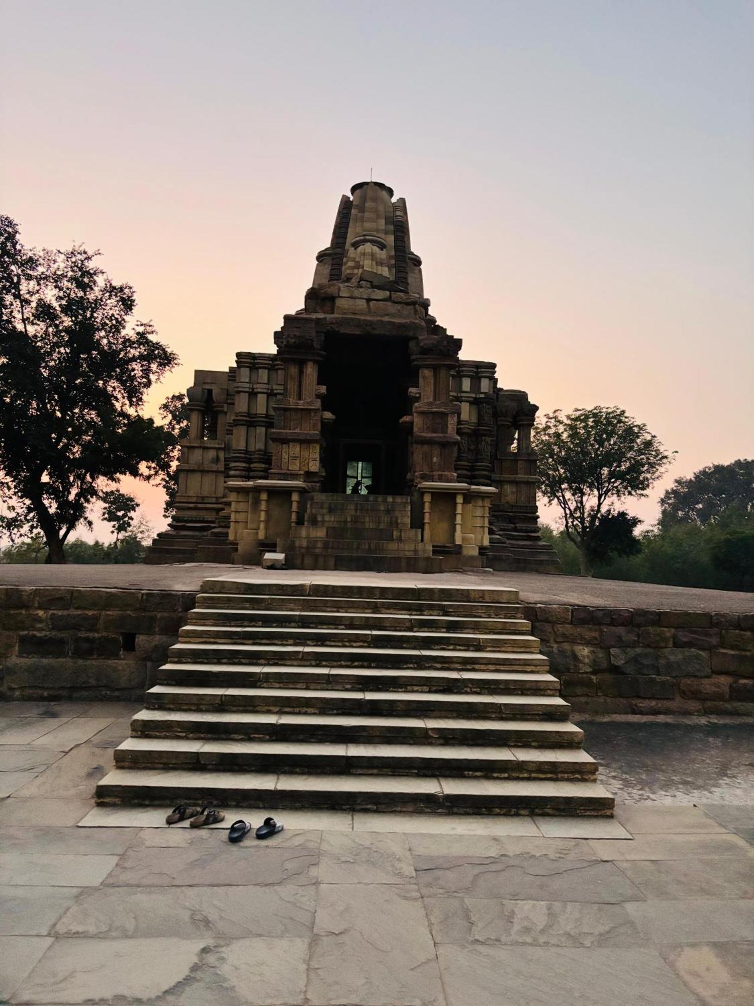Khajuraho Glory Homestay Экстерьер фото