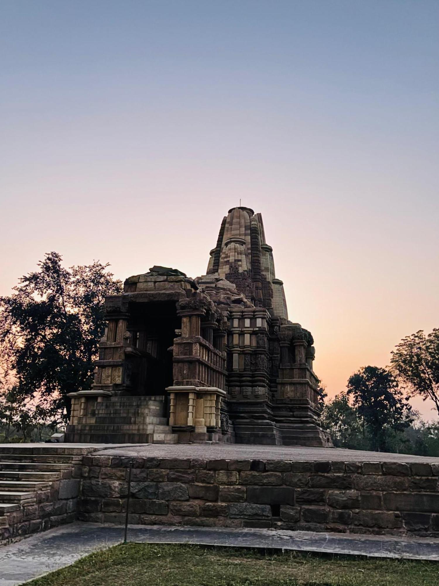 Khajuraho Glory Homestay Экстерьер фото
