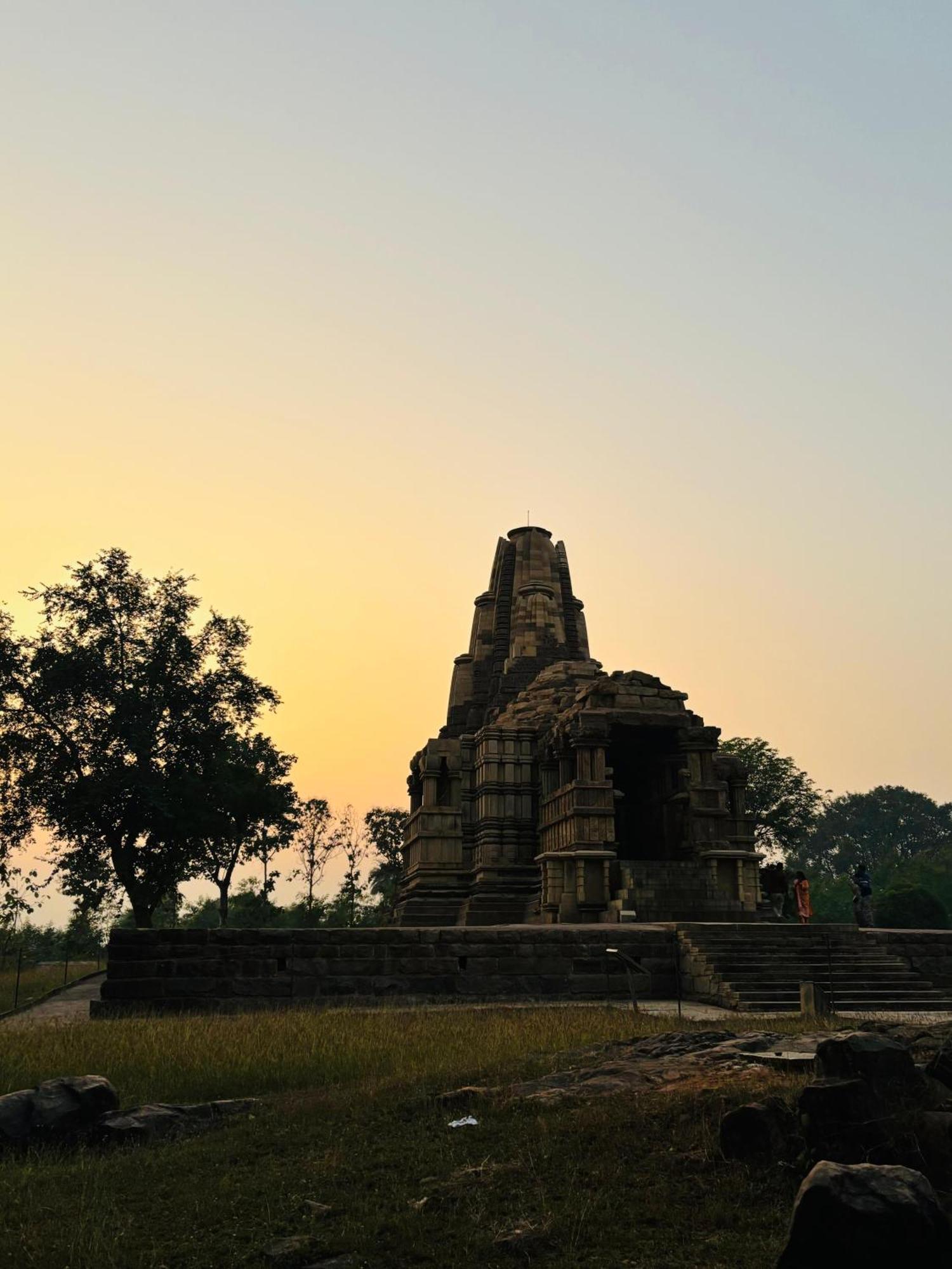 Khajuraho Glory Homestay Экстерьер фото
