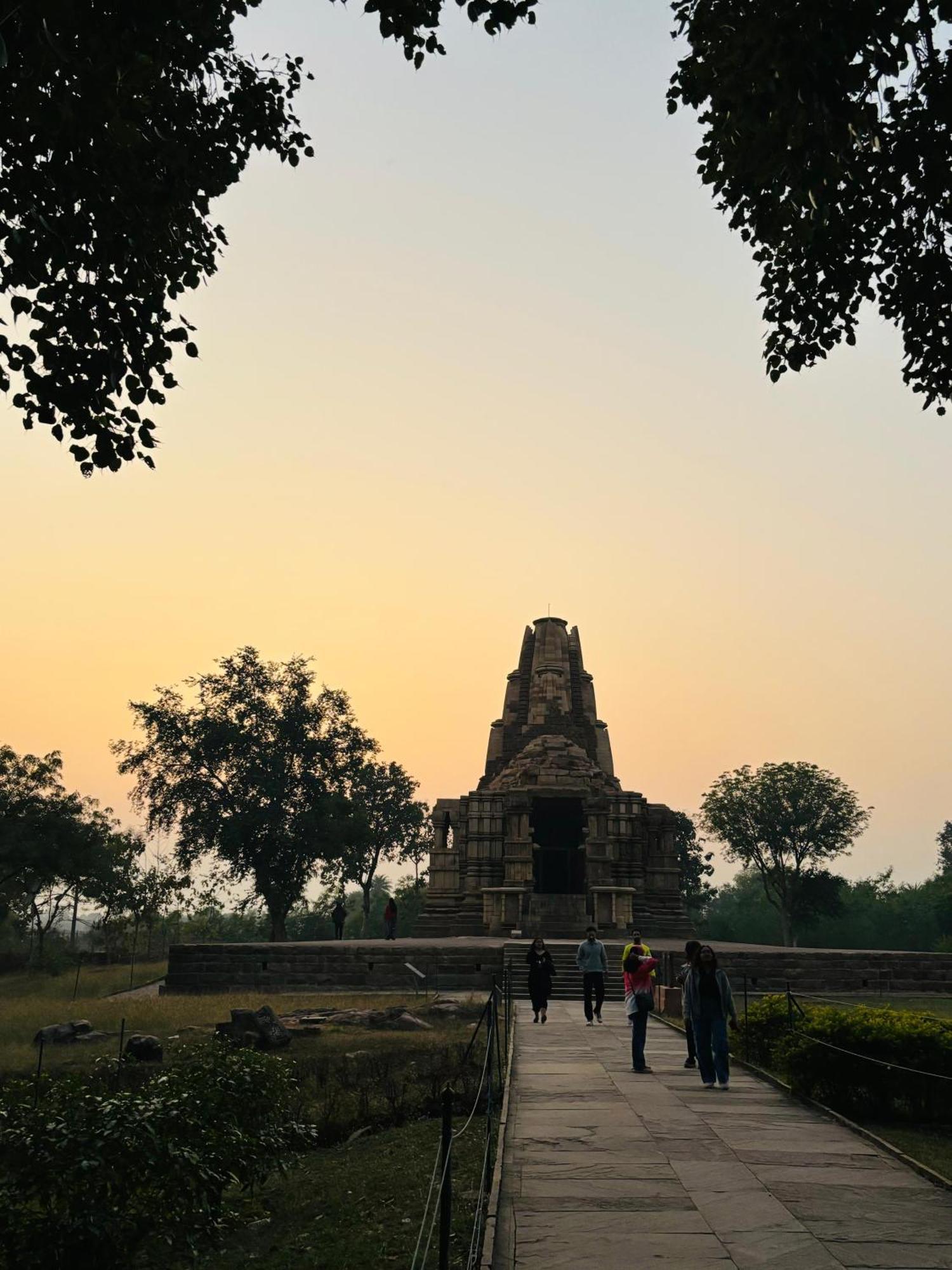 Khajuraho Glory Homestay Экстерьер фото