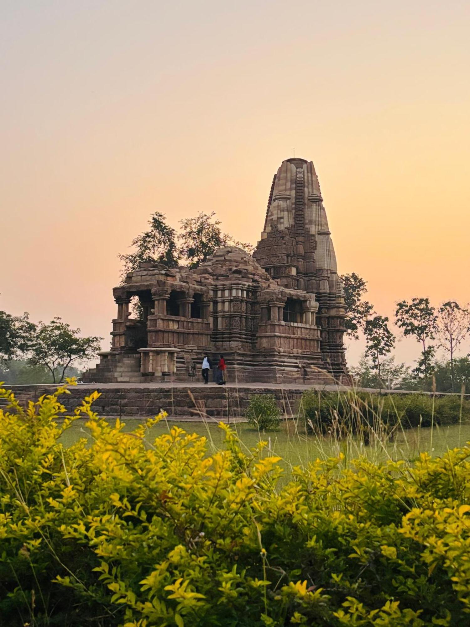 Khajuraho Glory Homestay Экстерьер фото