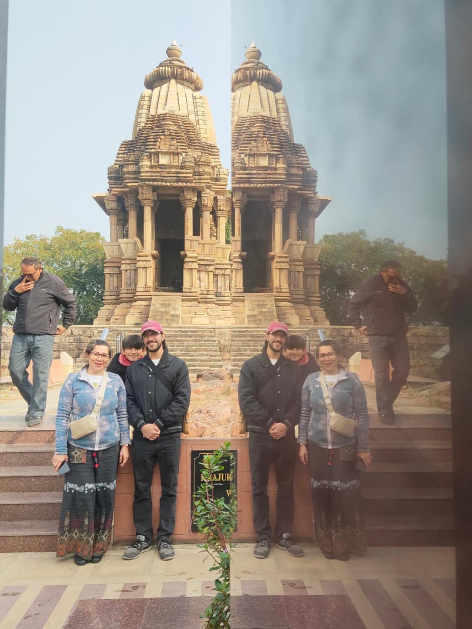 Khajuraho Glory Homestay Экстерьер фото